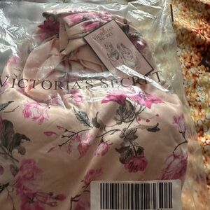Victoria's Secret Pink Floral Satin Kimono Robe